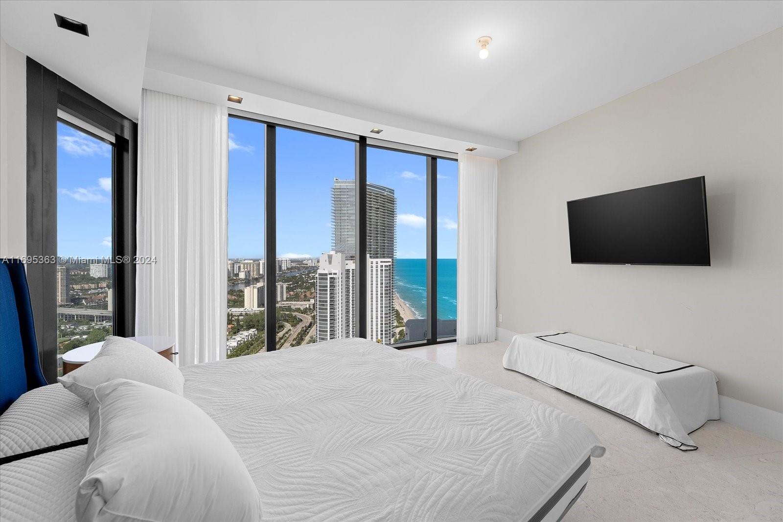 18555 COLLINS AVENUE COND - Residential