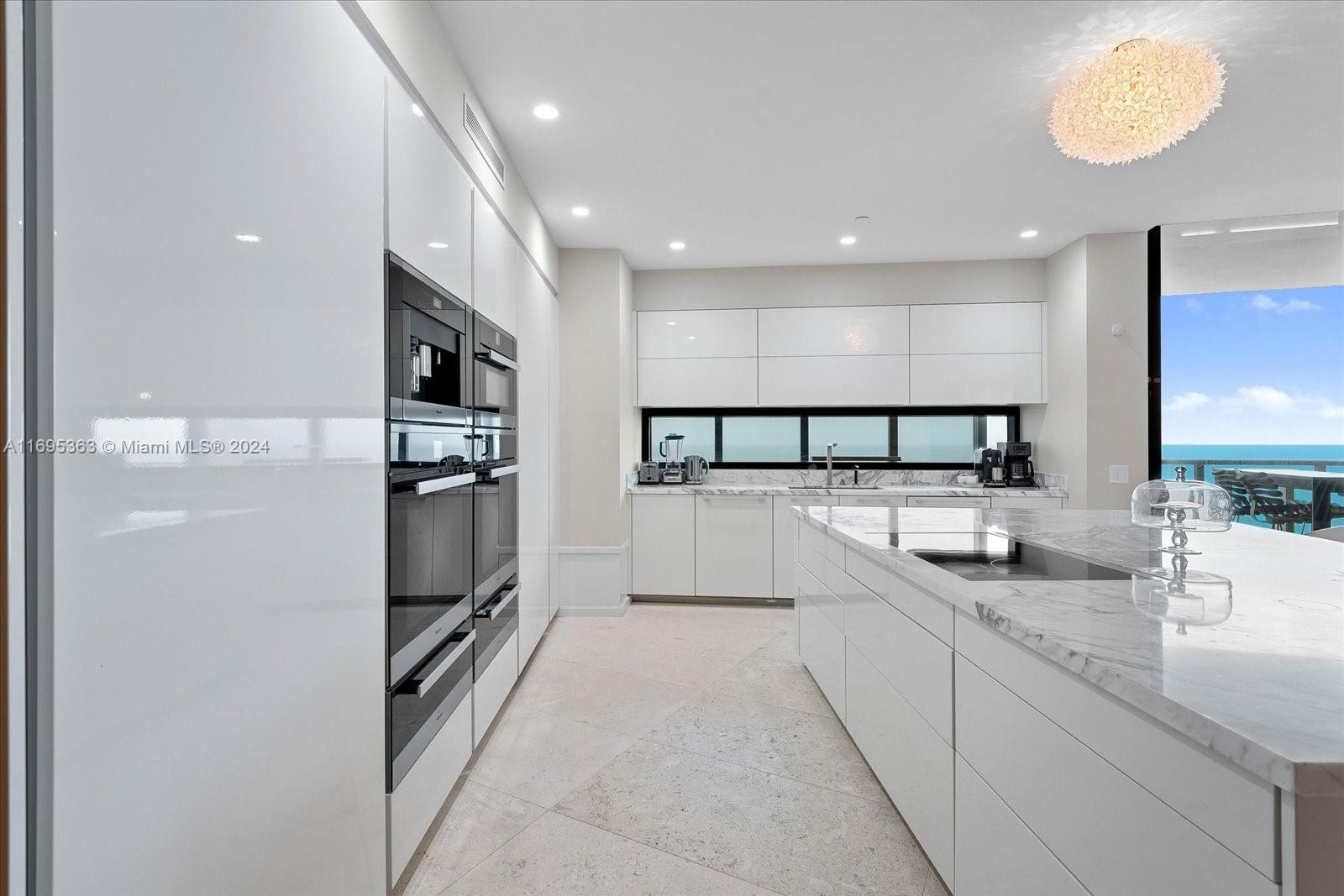 18555 COLLINS AVENUE COND - Residential