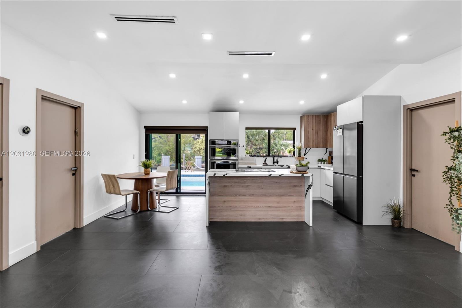 GILL ISLES - Residential