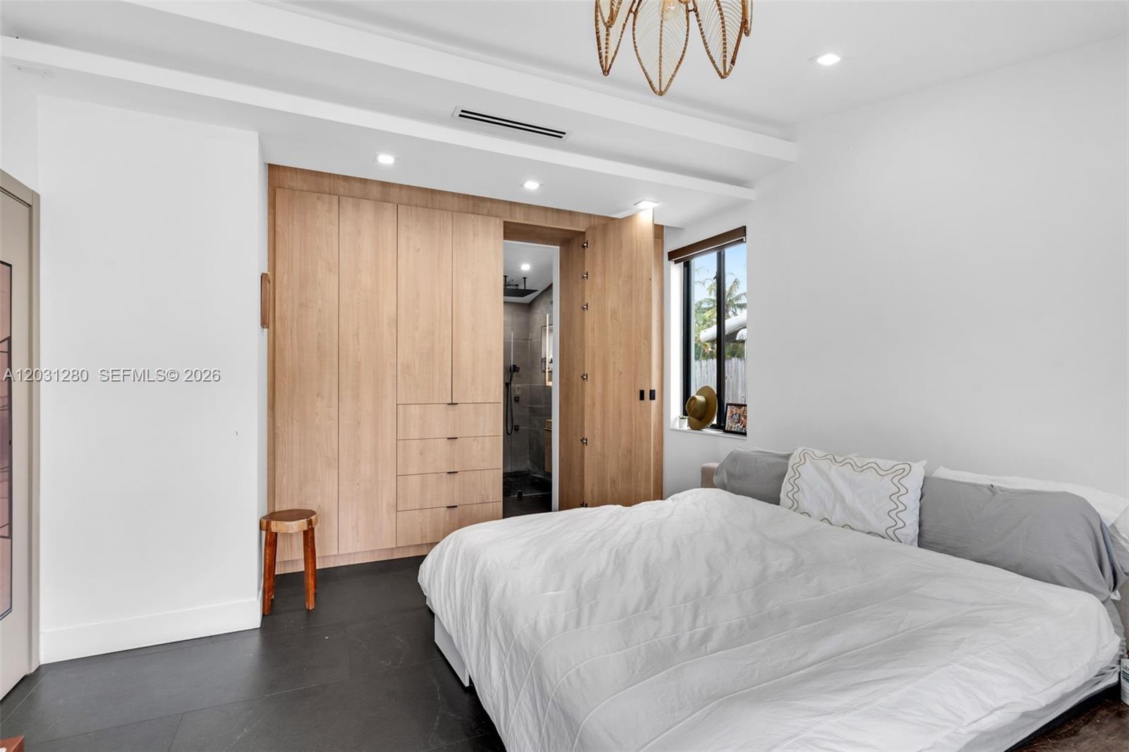 GILL ISLES - Residential