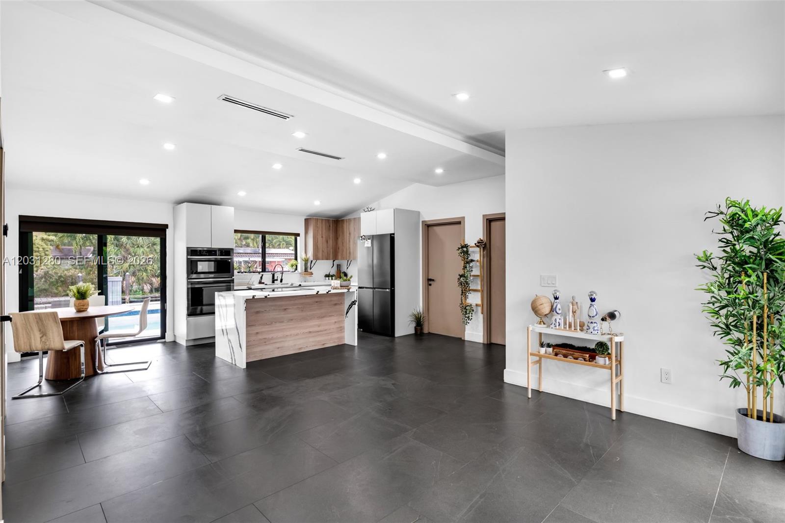 GILL ISLES - Residential