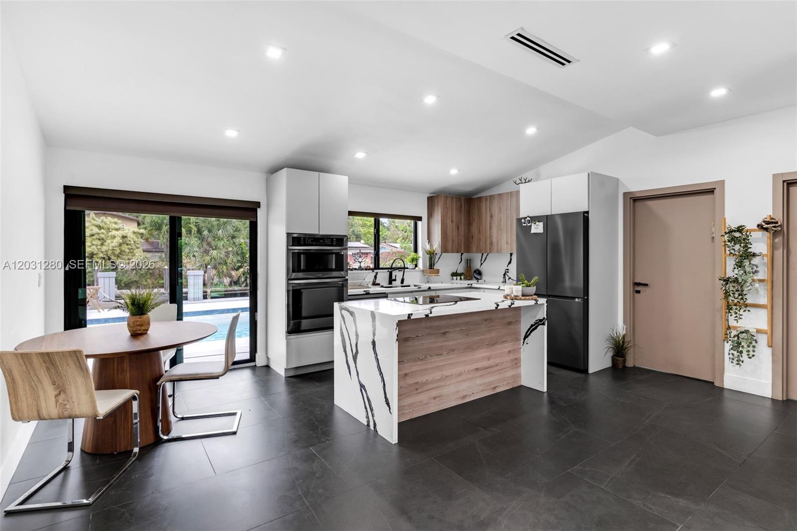 GILL ISLES - Residential