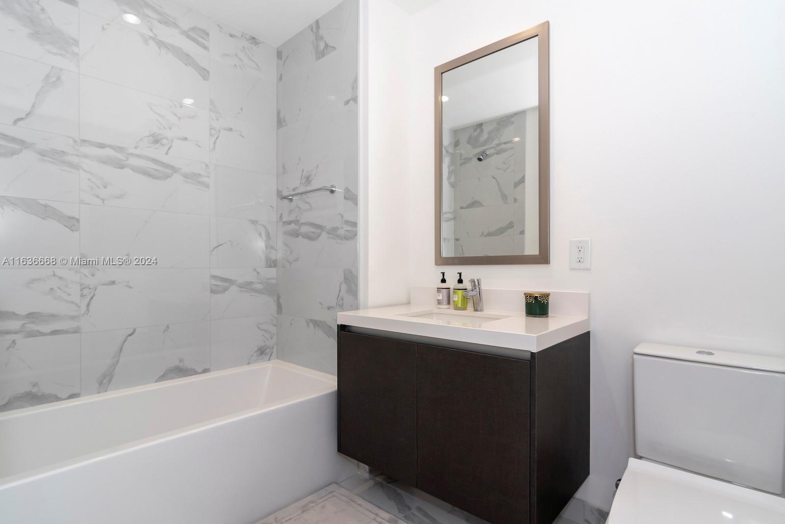 PARAMOUNT MIAMI WORLDCENT - Residential