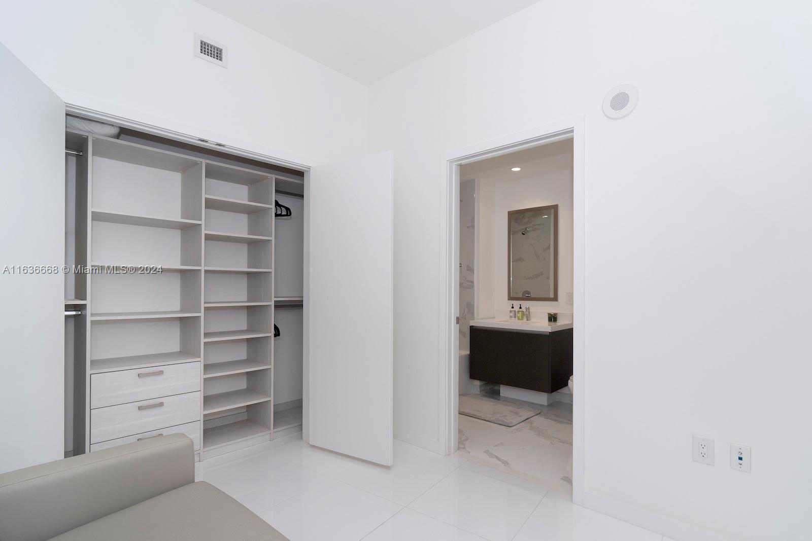 PARAMOUNT MIAMI WORLDCENT - Residential