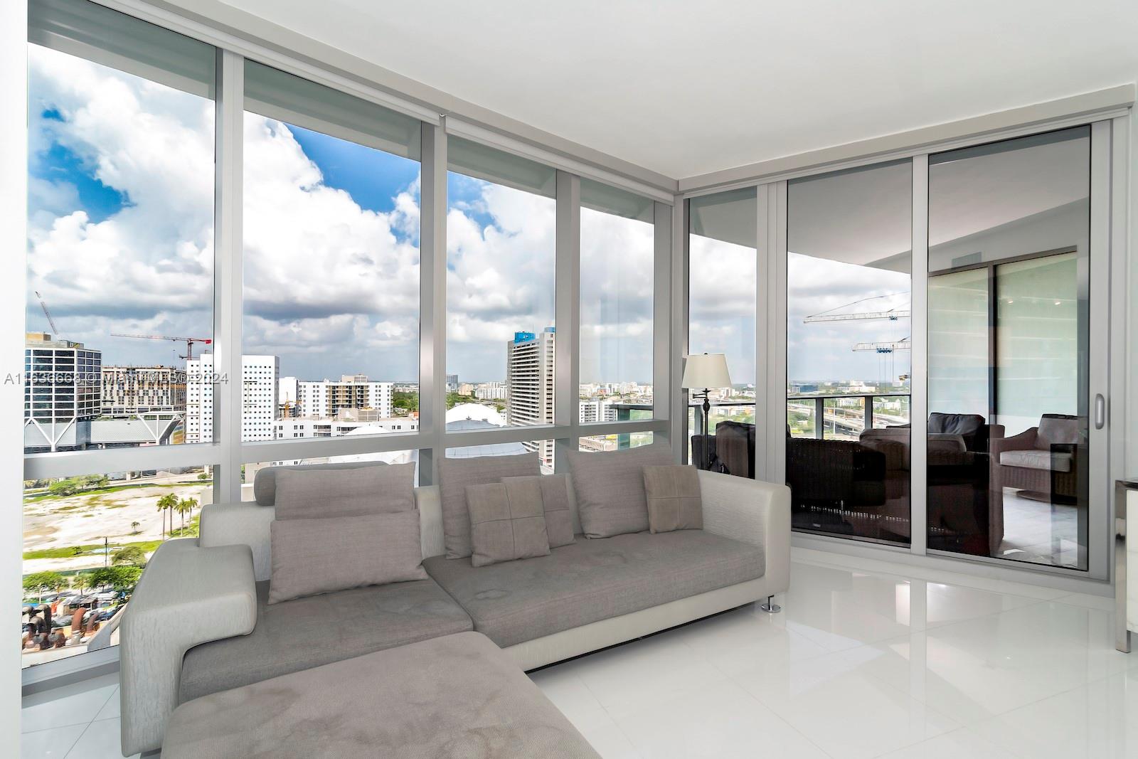 PARAMOUNT MIAMI WORLDCENT - Residential