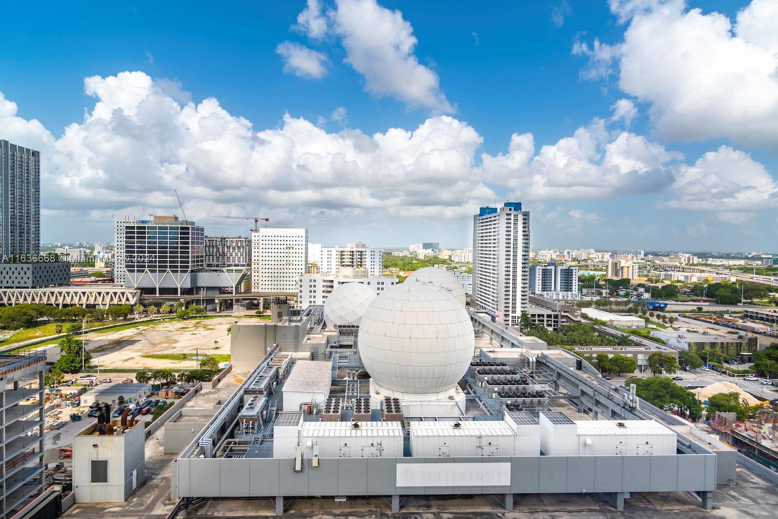 PARAMOUNT MIAMI WORLDCENT - Residential