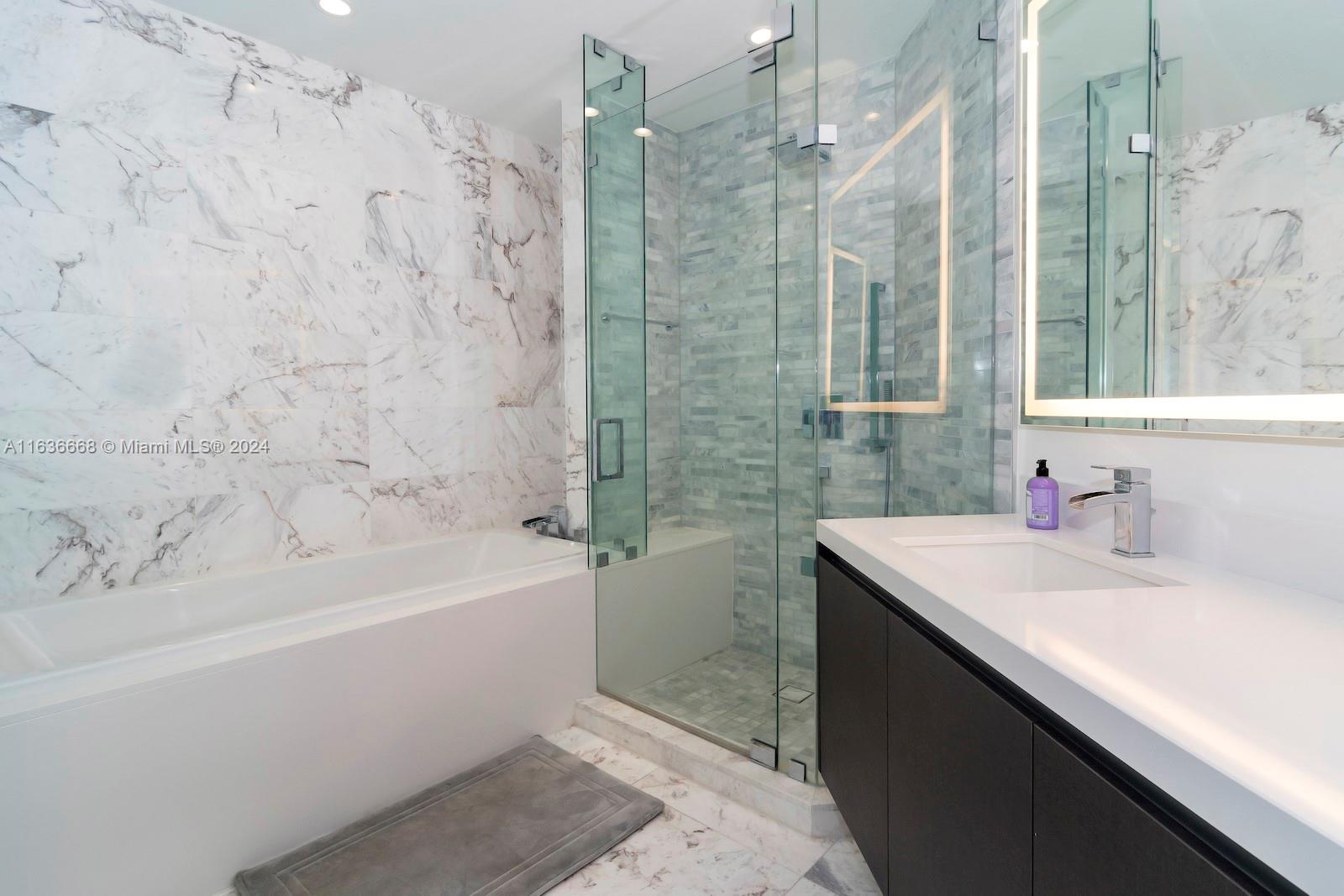 PARAMOUNT MIAMI WORLDCENT - Residential