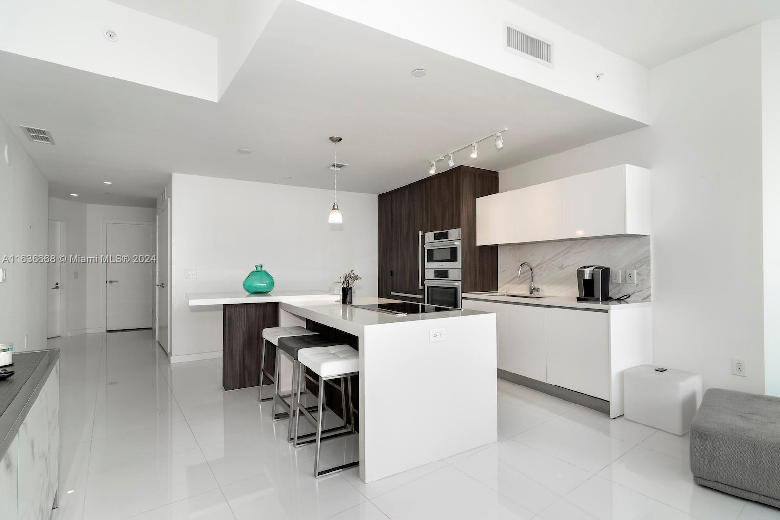 PARAMOUNT MIAMI WORLDCENT - Residential