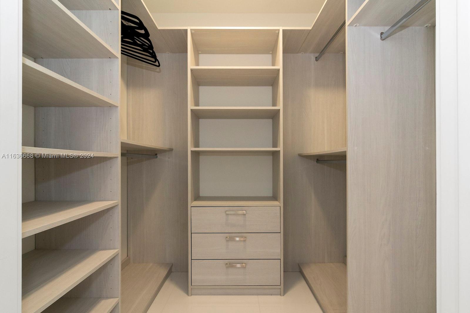 PARAMOUNT MIAMI WORLDCENT - Residential