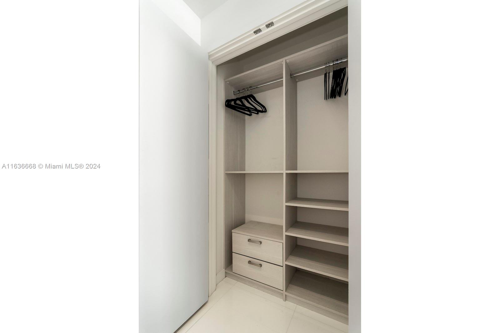PARAMOUNT MIAMI WORLDCENT - Residential