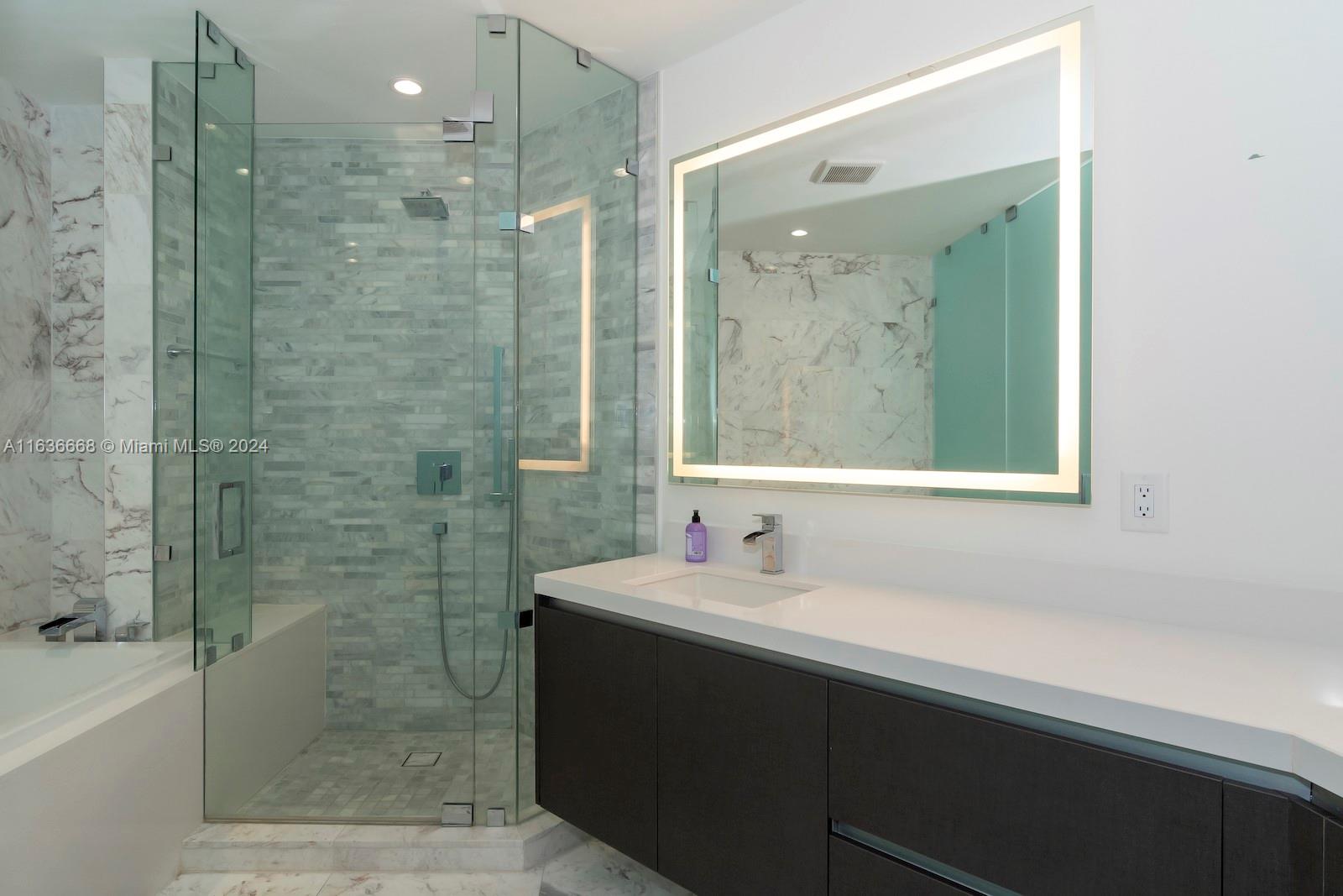 PARAMOUNT MIAMI WORLDCENT - Residential