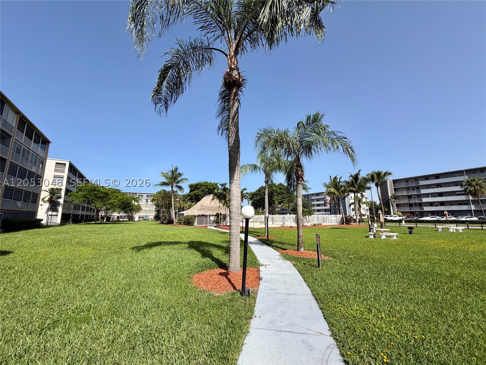 HILLCREST COUNTRY CLUB AP - Residential
