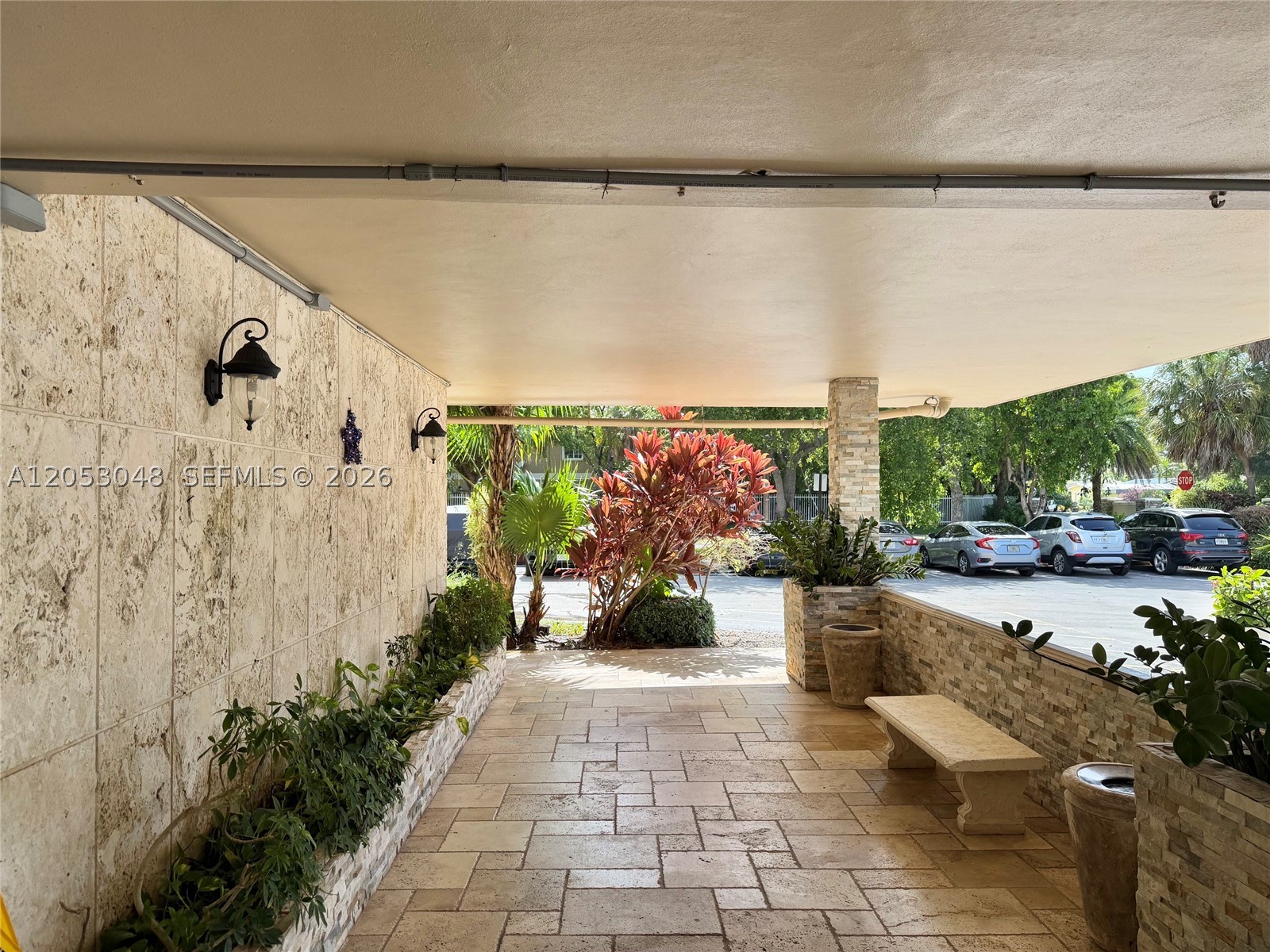 HILLCREST COUNTRY CLUB AP - Residential