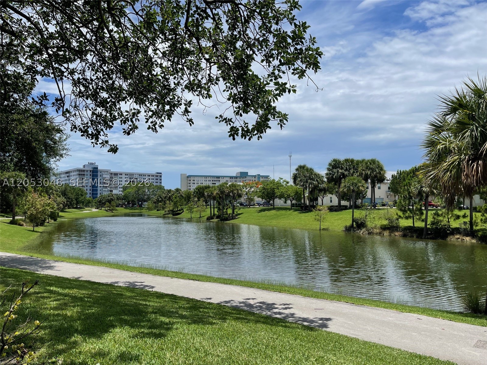 HILLCREST COUNTRY CLUB AP - Residential