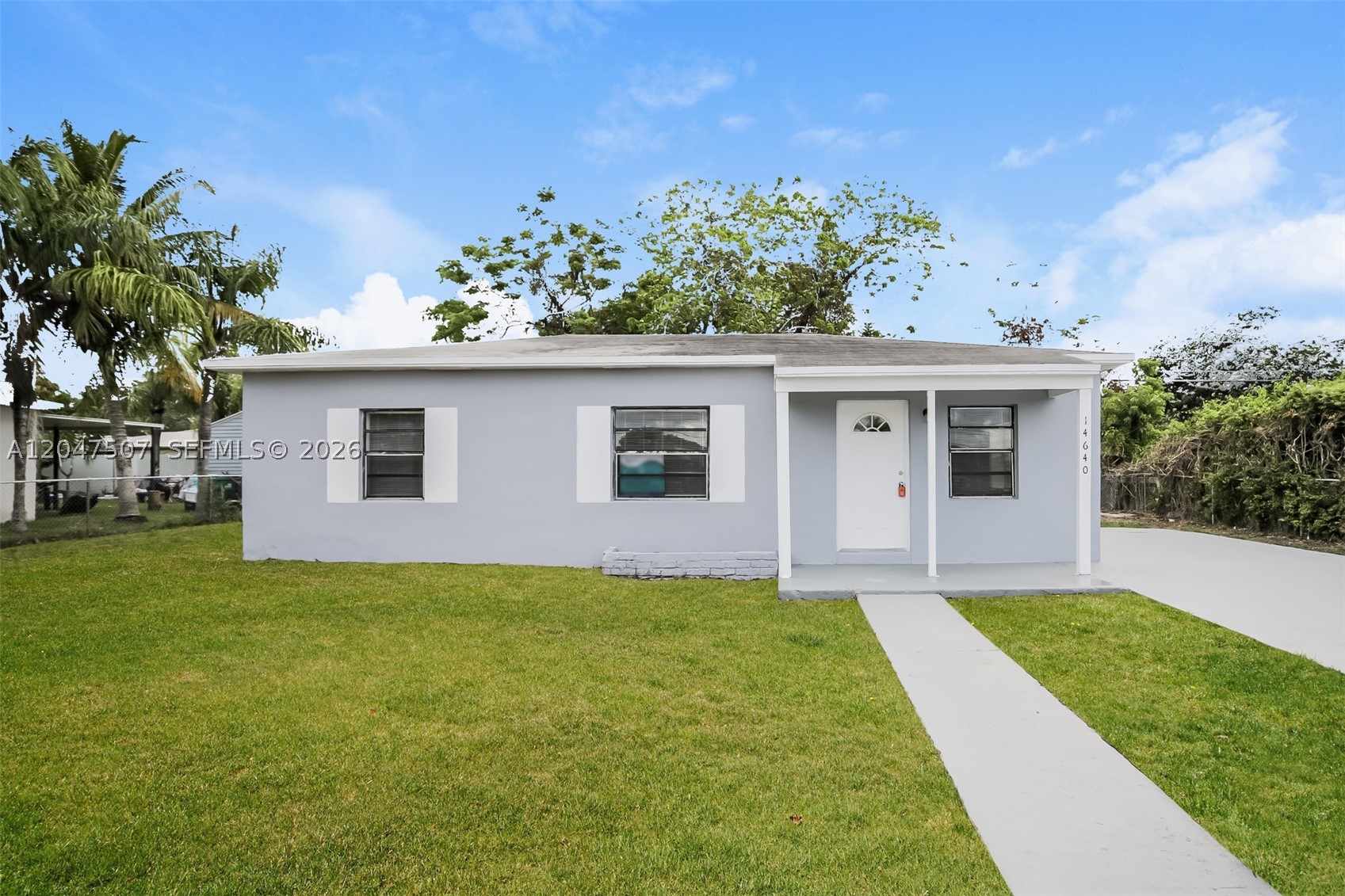 Beautiful home offers 3 bedroom and 2 bathroom with tile type flooring. This home offers a spacious kitchen, updated bathrooms and is located in a beautiful location. The living room is stunning and has tons of natural lighting. The private fenced in backyard is perfect for pets or for enjoying gorgeous days outdoors. This home won't last long. Apply today!
NOTE: Resident is responsible for installing their own washer & dryer. Move in dates are tentative and subject to change. All our homes convey in safe, clean & fully functional conditions. Prices and availability are subject to change at any time.