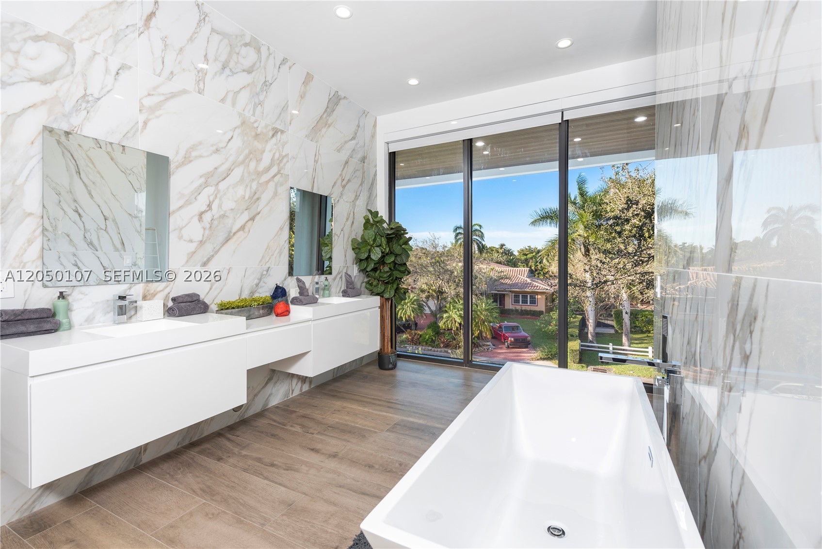 BAY LURE - Residential