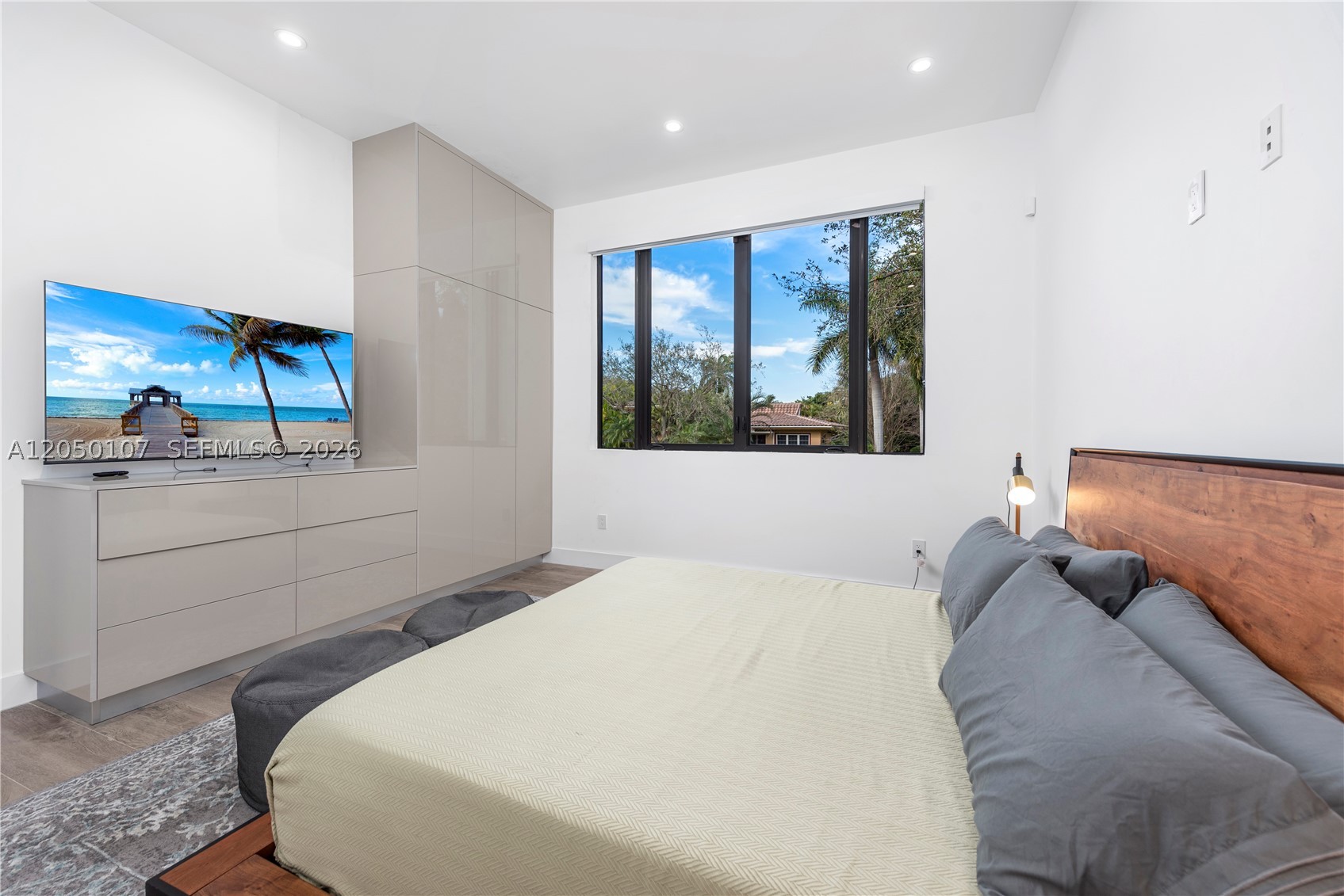 BAY LURE - Residential
