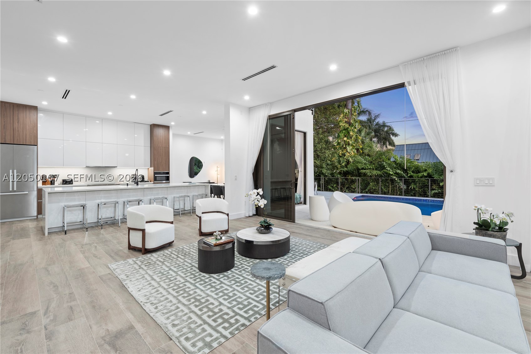 BAY LURE - Residential