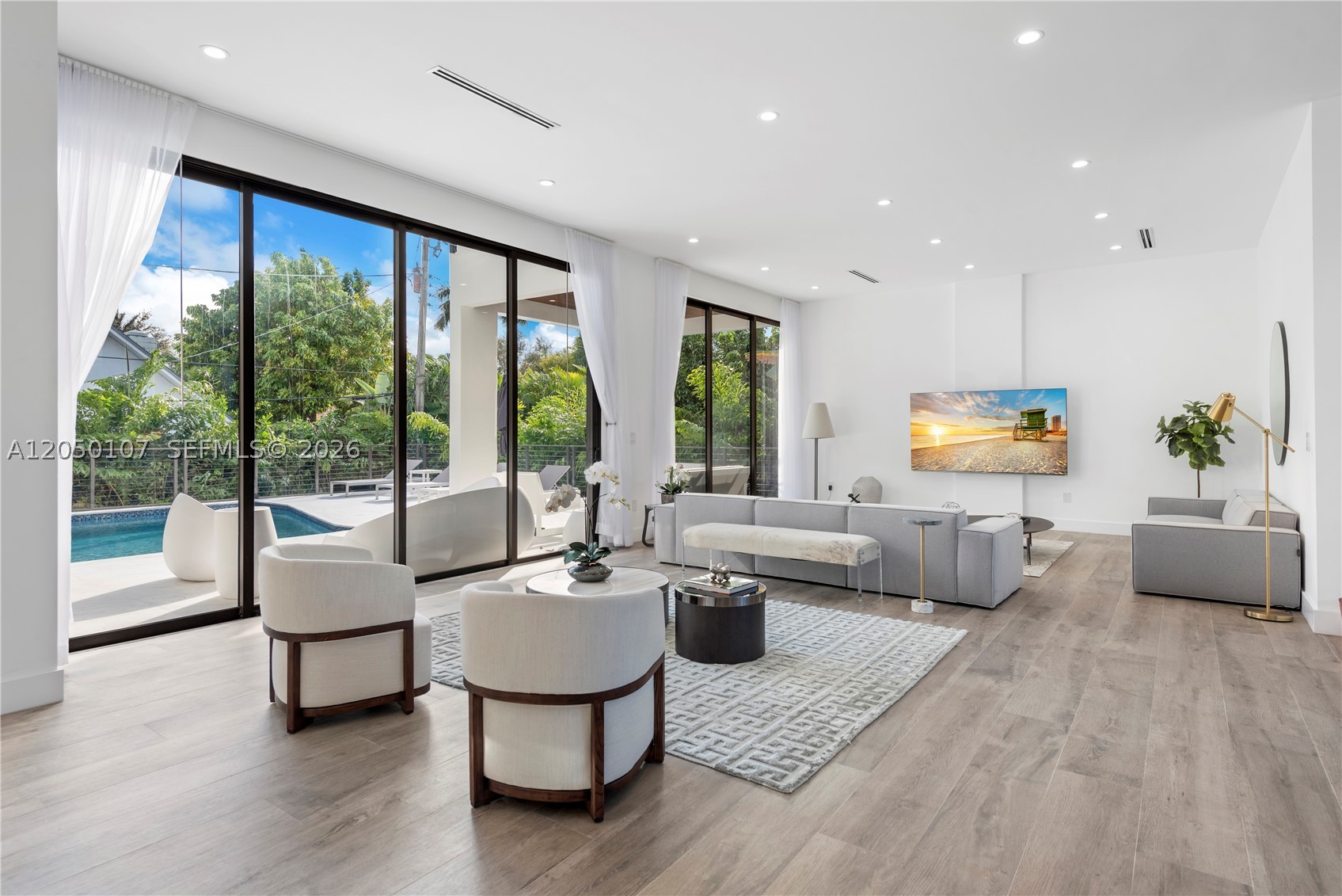 BAY LURE - Residential