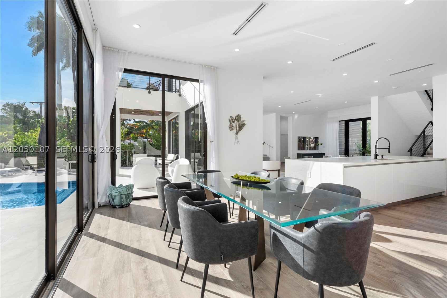 BAY LURE - Residential
