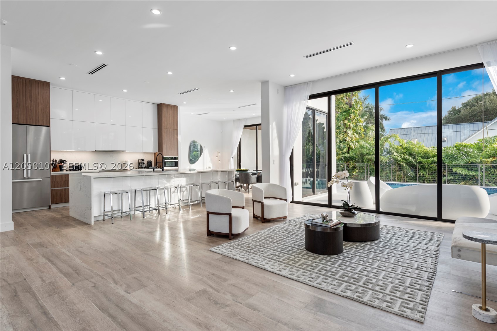 BAY LURE - Residential