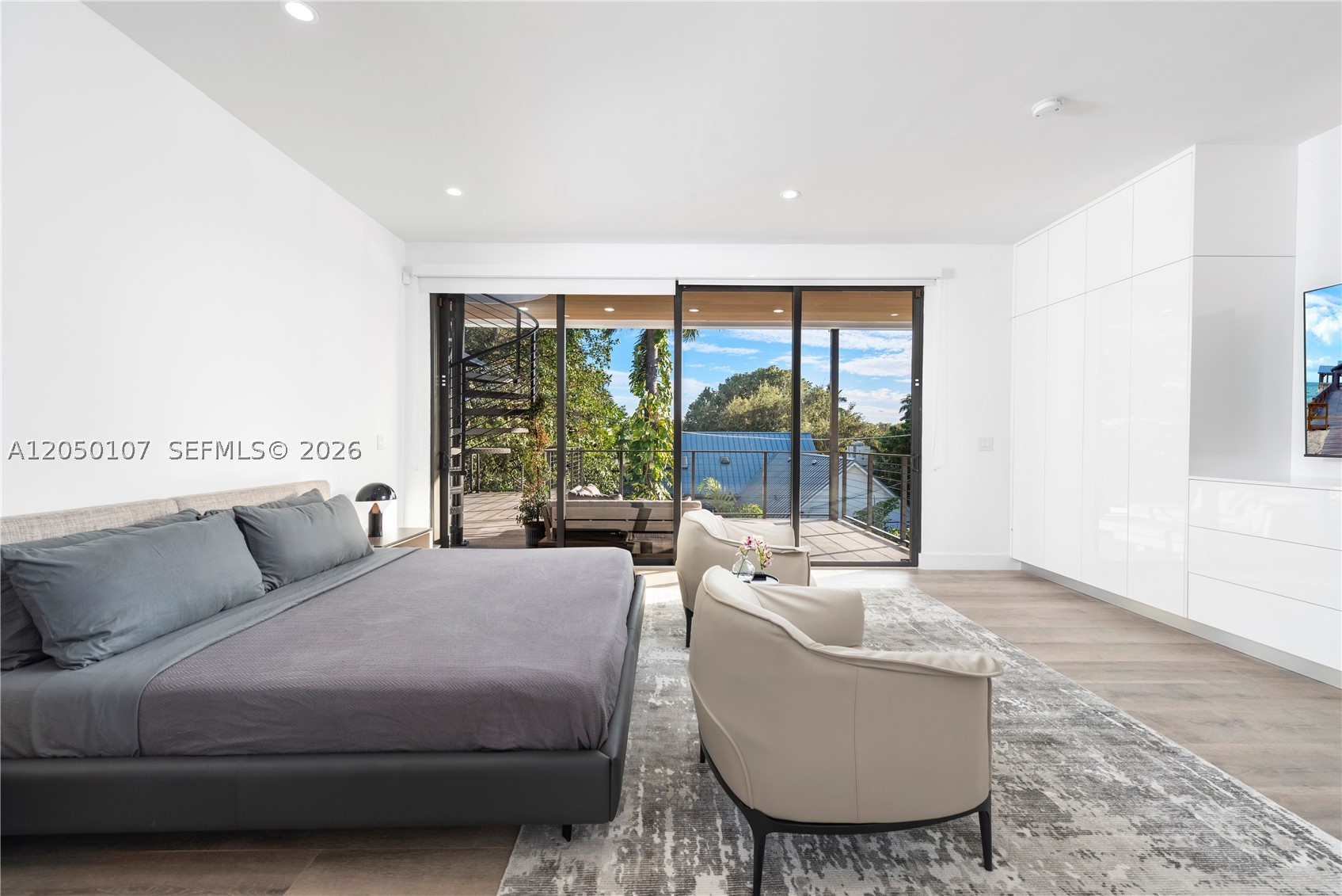 BAY LURE - Residential