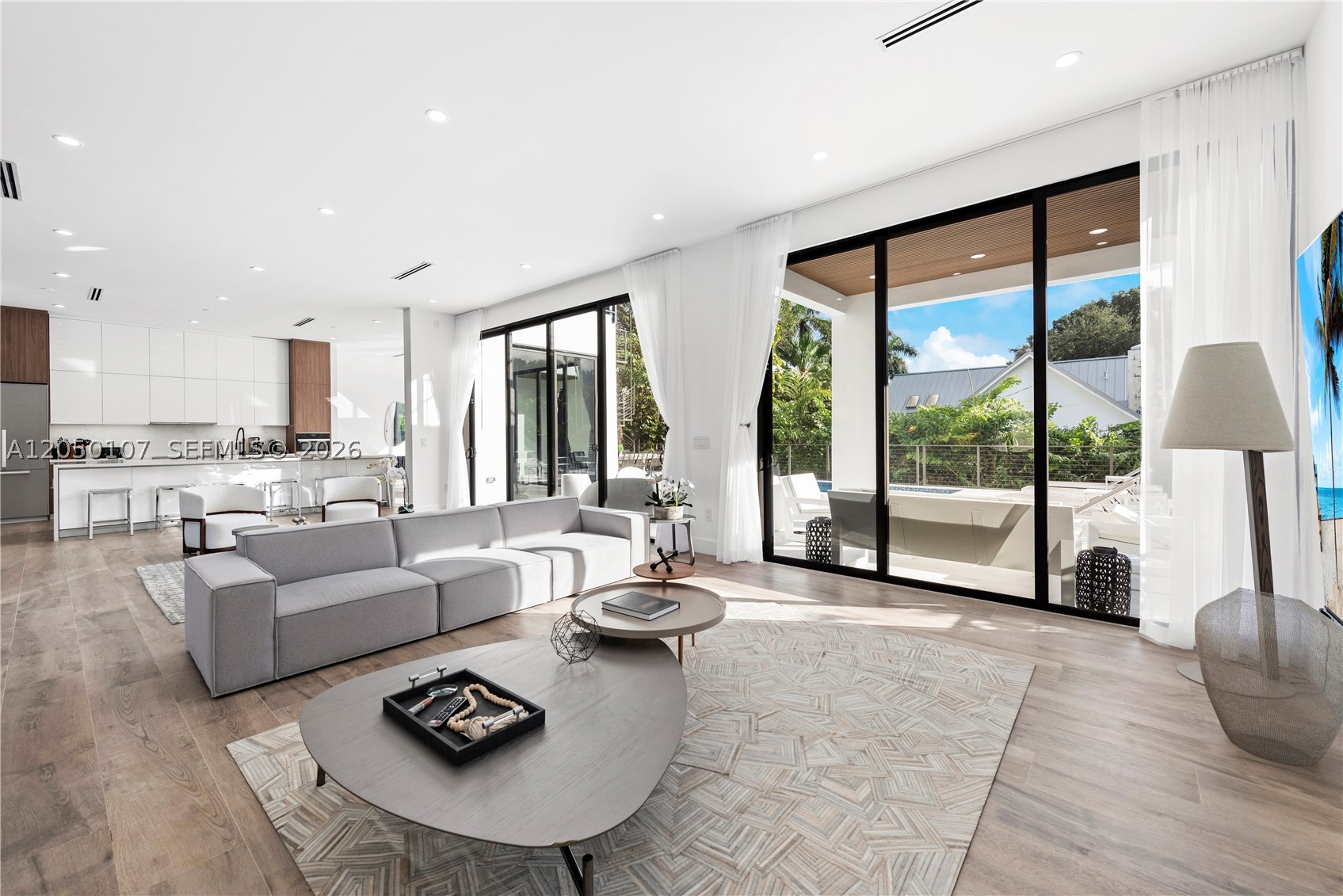 BAY LURE - Residential