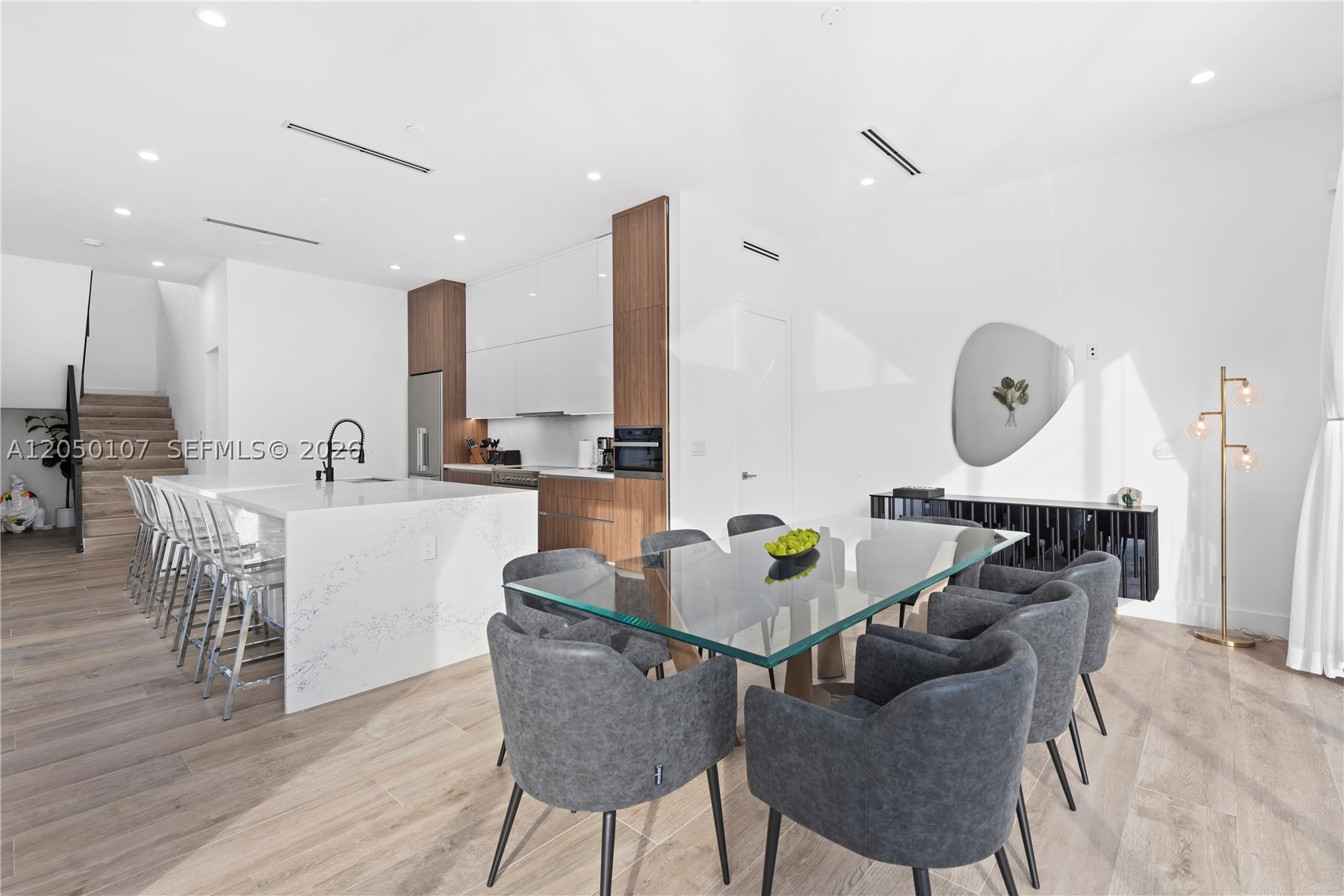 BAY LURE - Residential