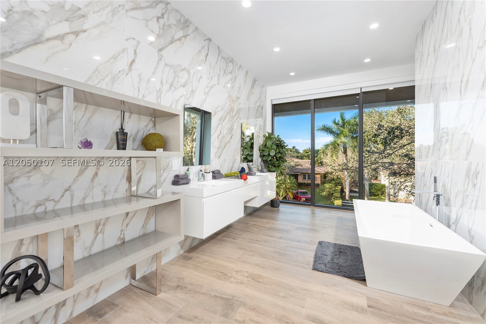 BAY LURE - Residential