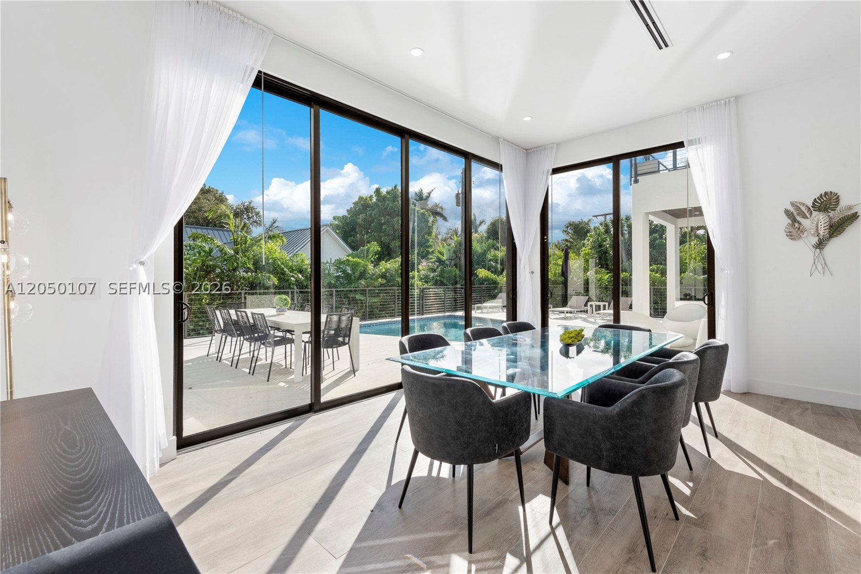 BAY LURE - Residential