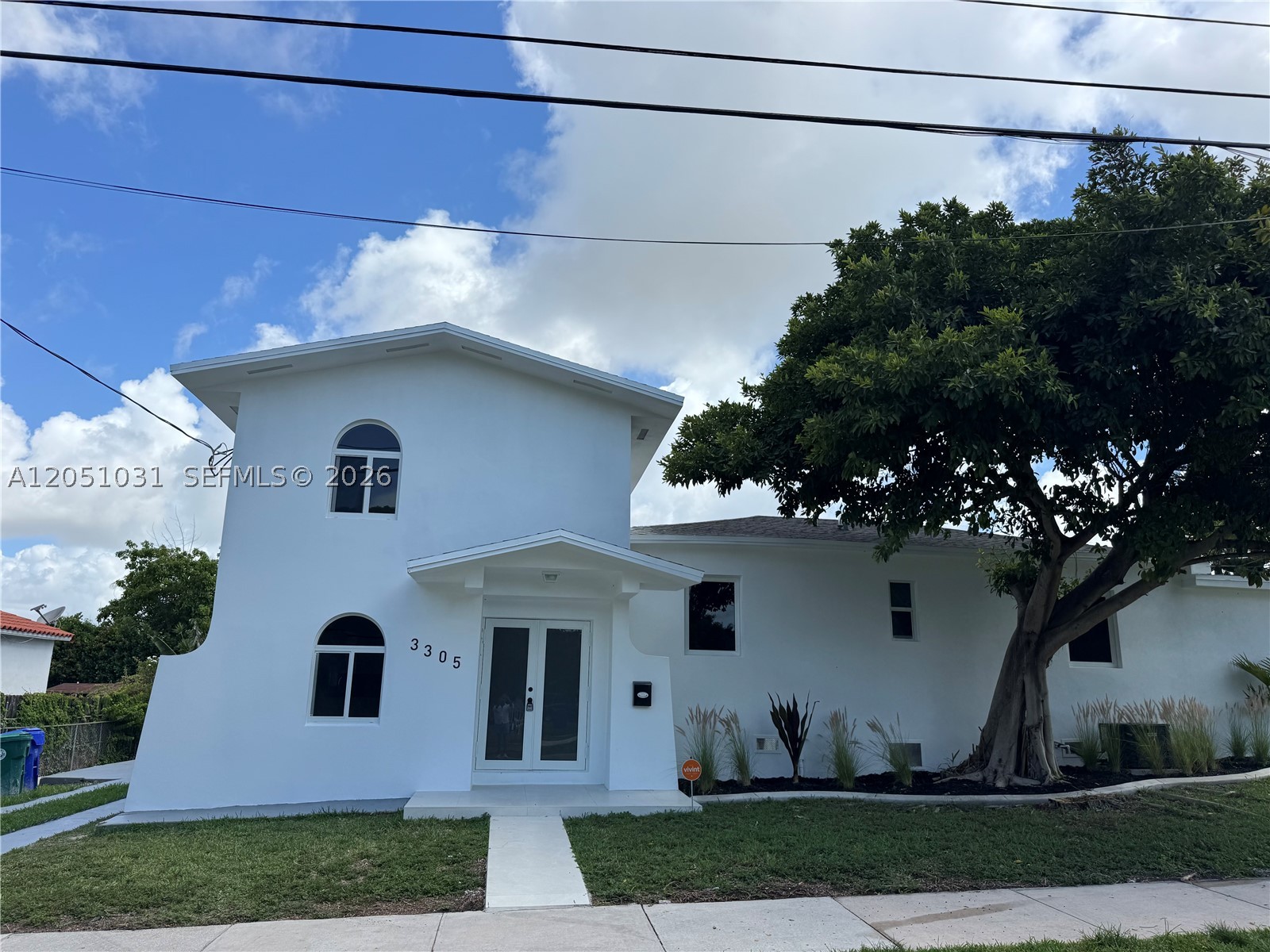 centrally located 4/3