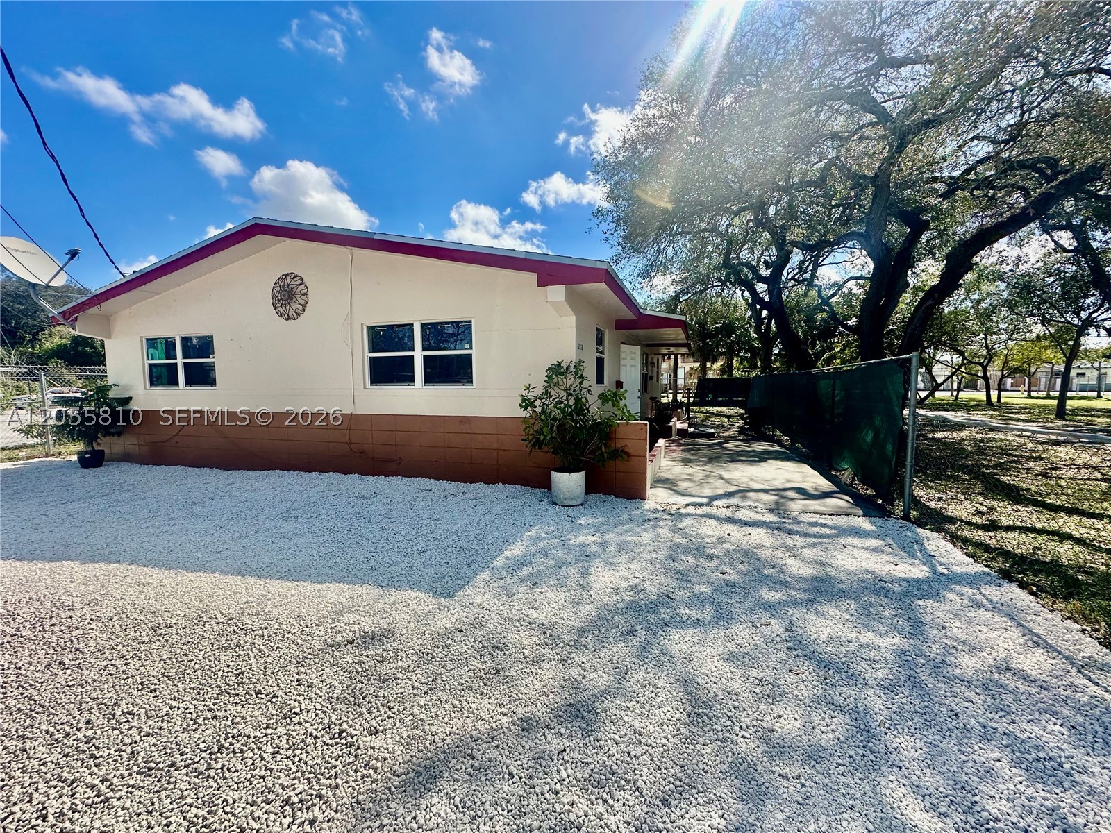 MAGNOLIA SUB - Residential Lease