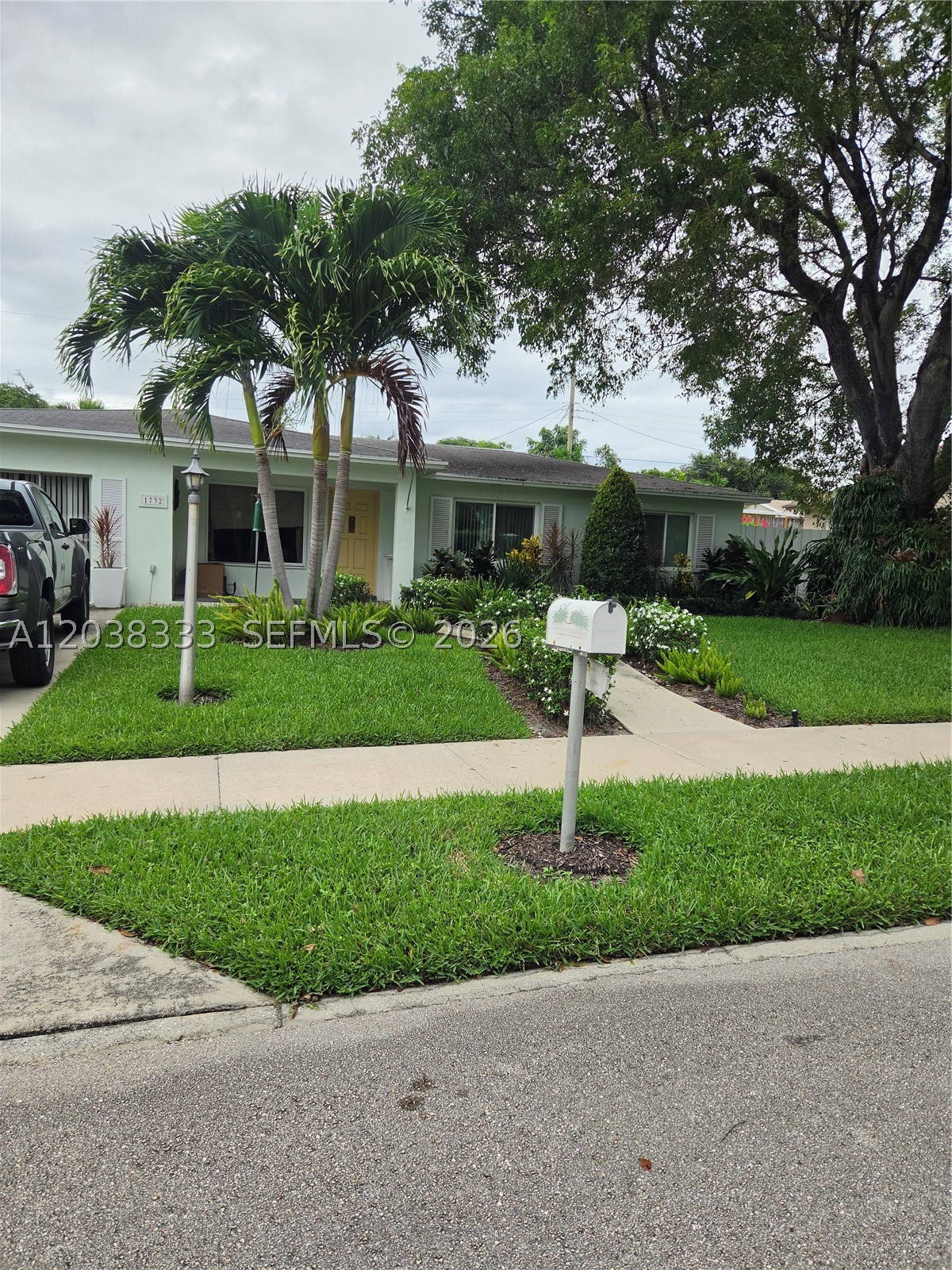 Welcome to Lake Worth—an incredible opportunity to bring your vision to life. This one-owner property is perfect for a buyer seeking a blank canvas to create a true masterpiece. Featuring 3 bedrooms and 2 bathrooms, plus a versatile bonus room that can serve as a spacious fourth bedroom, office, flex space to suit your needs.
Situated on a large lot with plenty of room for landscaping, there’s ample space to park an RV or boat, or even add the pool you’ve always dreamed of. The home also includes impact windows for added value and peace of mind.
Whether you’re looking for a comfortable, or a property to renovate and customize into something like new, this one offers endless potential. Three miles from Beach 10 to 20 minutes biking. Enjoy paradise Best kept secret.