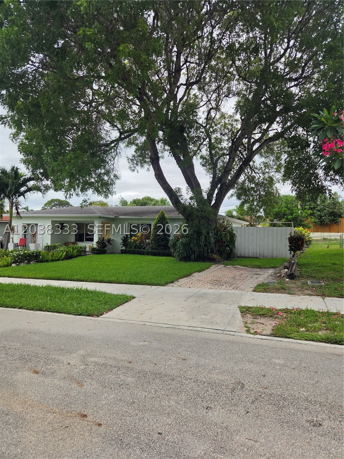 LAKE CLARKE SOUTH - Residential