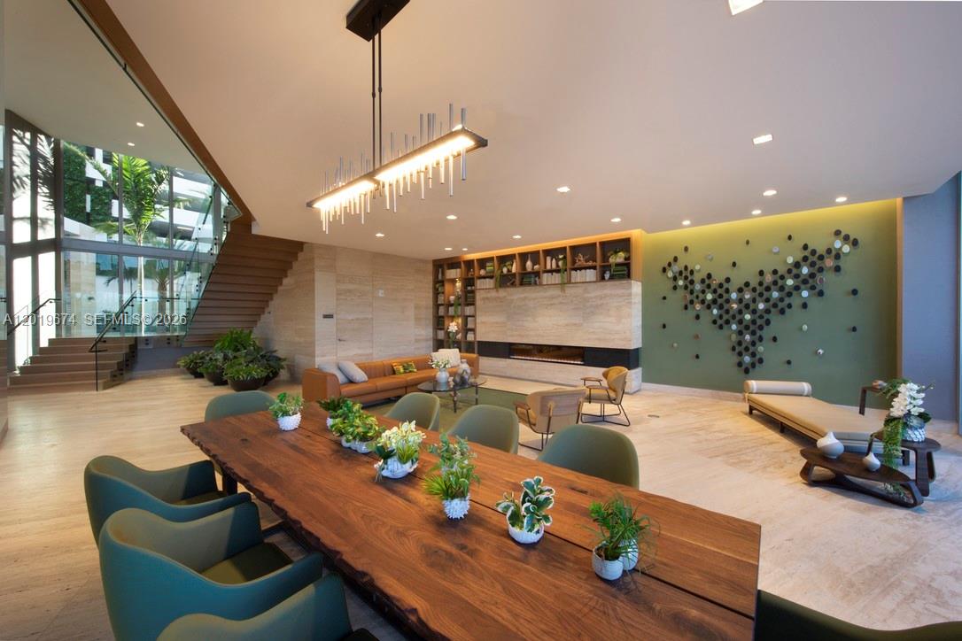 THE HARBOUR NORTH CONDO - Residential