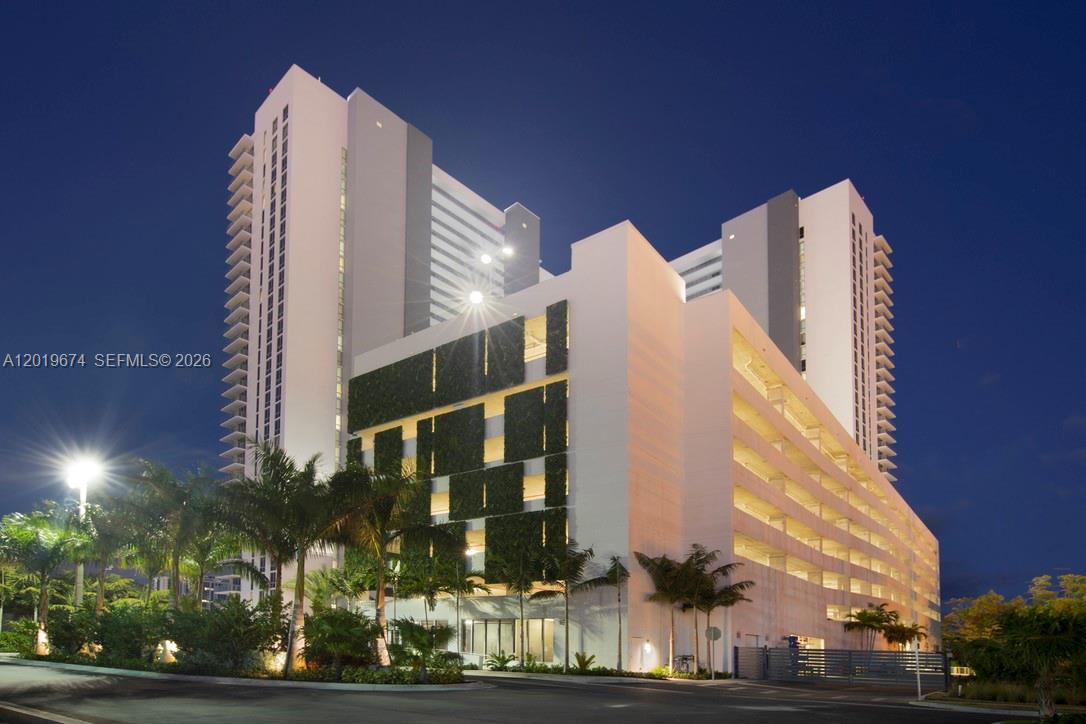THE HARBOUR NORTH CONDO - Residential