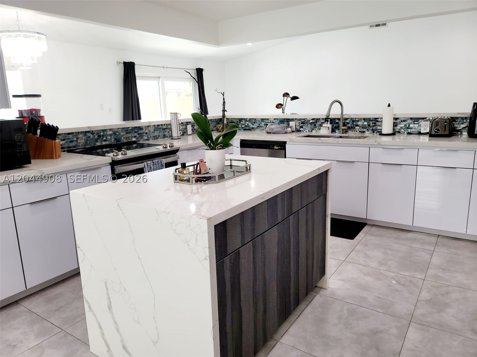COUNTRY LAKE MANORS SEC 2 - Residential