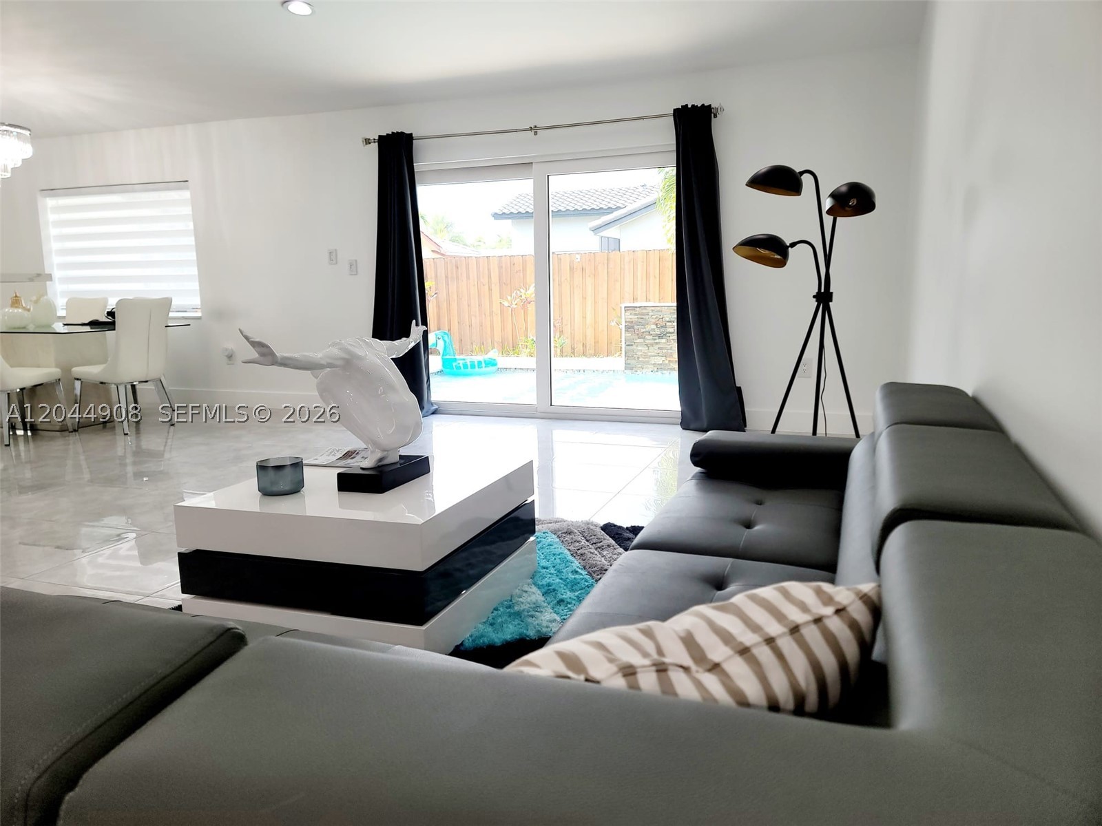 COUNTRY LAKE MANORS SEC 2 - Residential