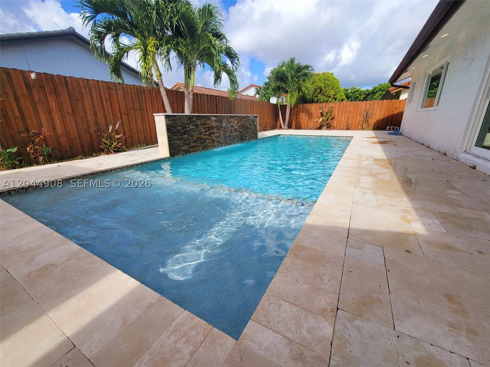COUNTRY LAKE MANORS SEC 2 - Residential