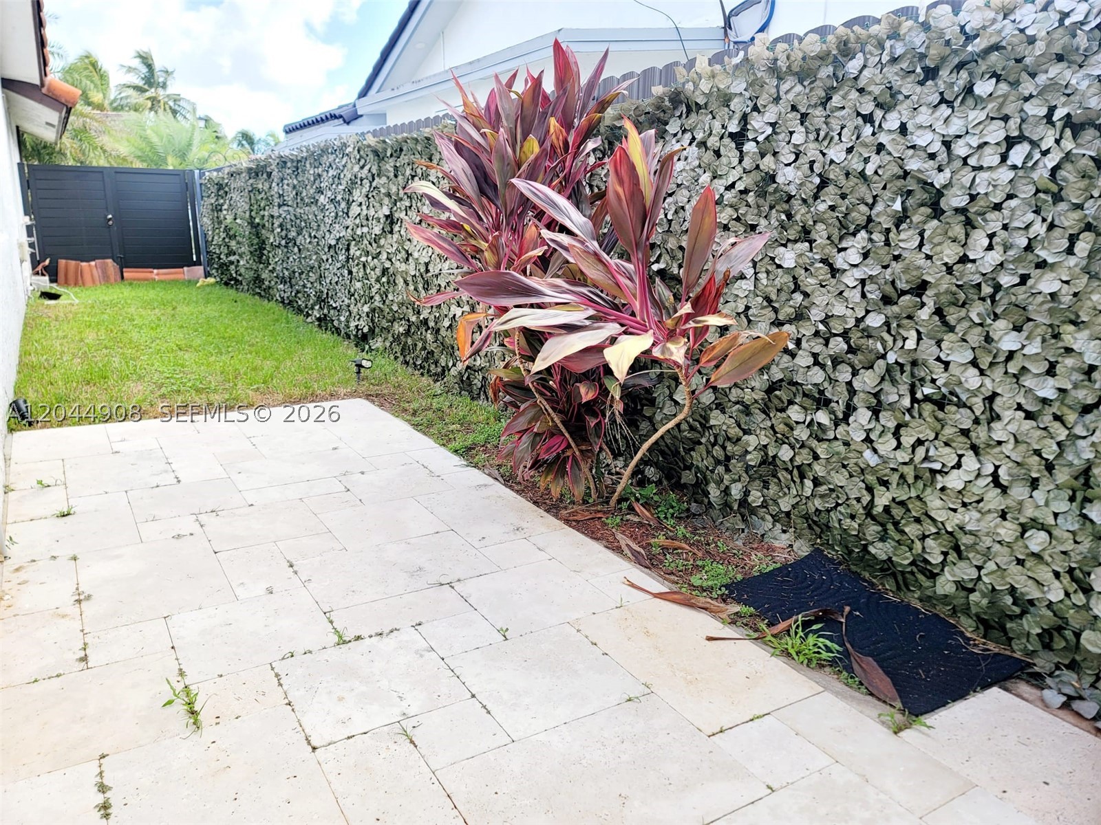 COUNTRY LAKE MANORS SEC 2 - Residential