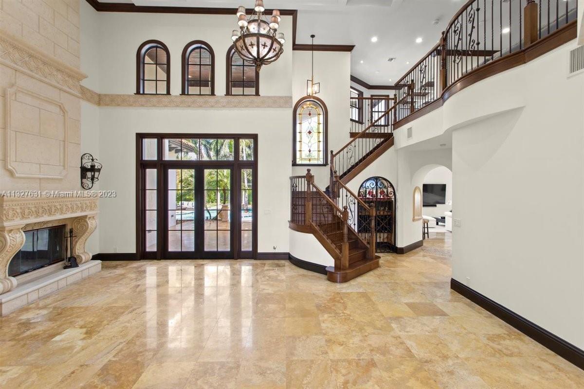 VISTA DEL LAGO - Residential