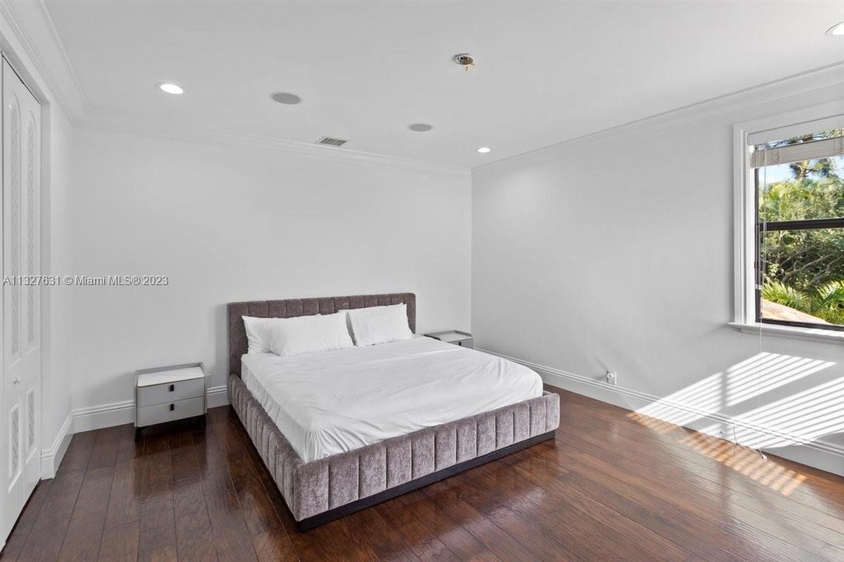 VISTA DEL LAGO - Residential