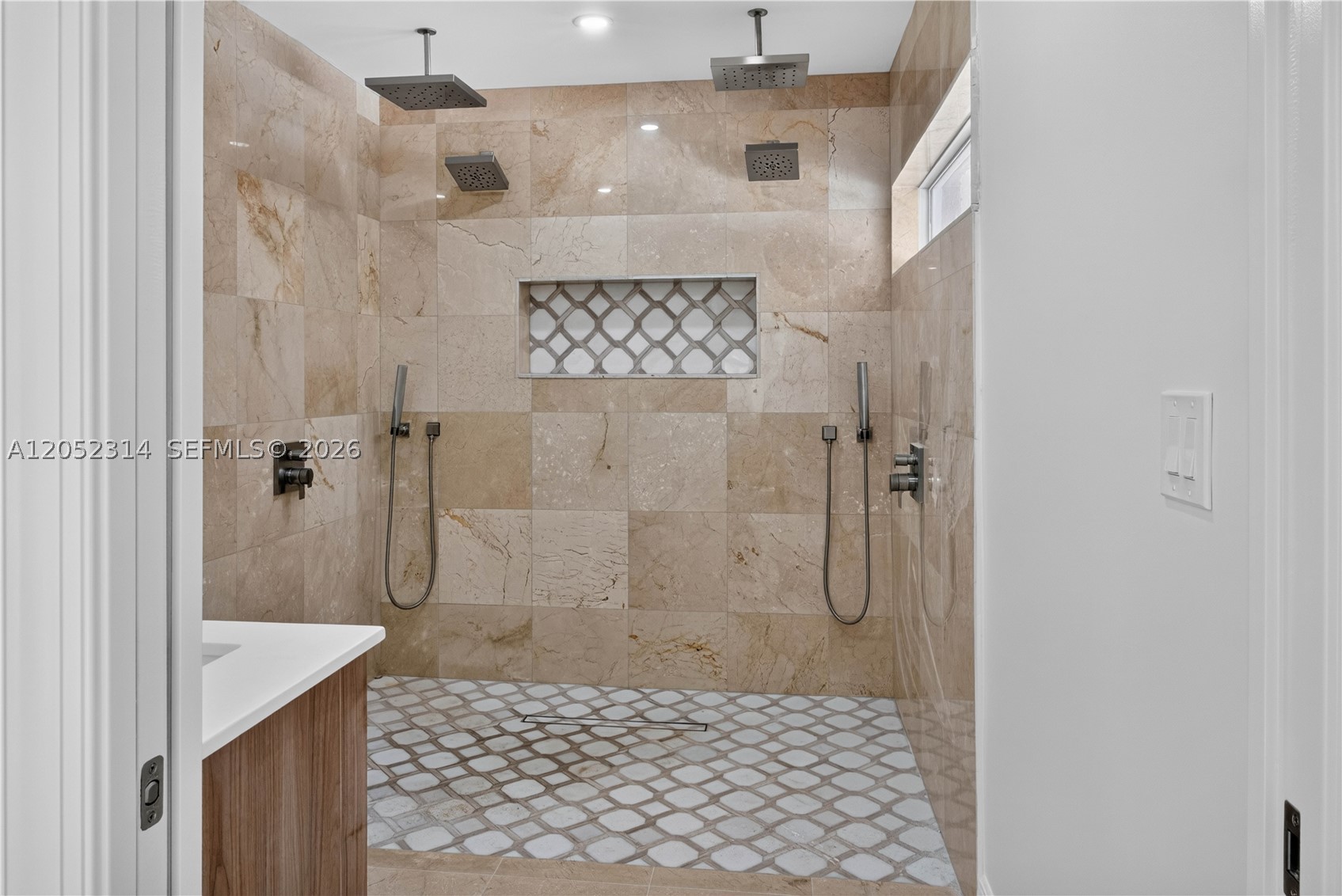 MILLER DRIVE ESTATES - Residential Lease