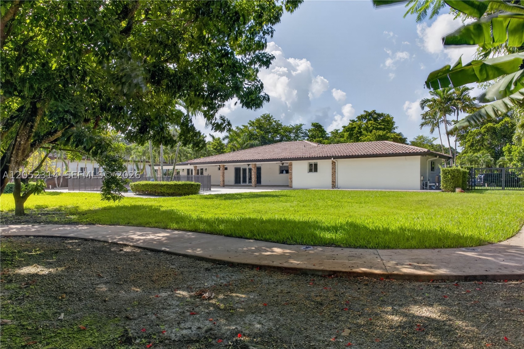 MILLER DRIVE ESTATES - Residential Lease