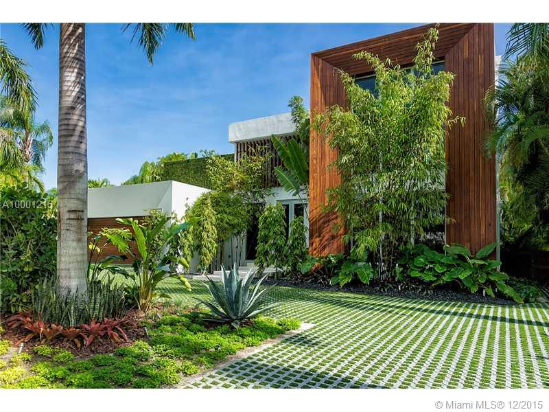 Brand new contemporary tropical home oasis. Utmost privacy within ultra-exclusive and guard-gated Bal Harbour Village. This 6,000 sqft VIP home seamlessly flows the interior with the outside vegetation. Indulge yourself in world acclaimed designed surroundings. Crestron automation system, German Miele appliances and exceptional materials have been meticulously selected. This home has been built as a one-of-a-kind property. Marina and private beach access.