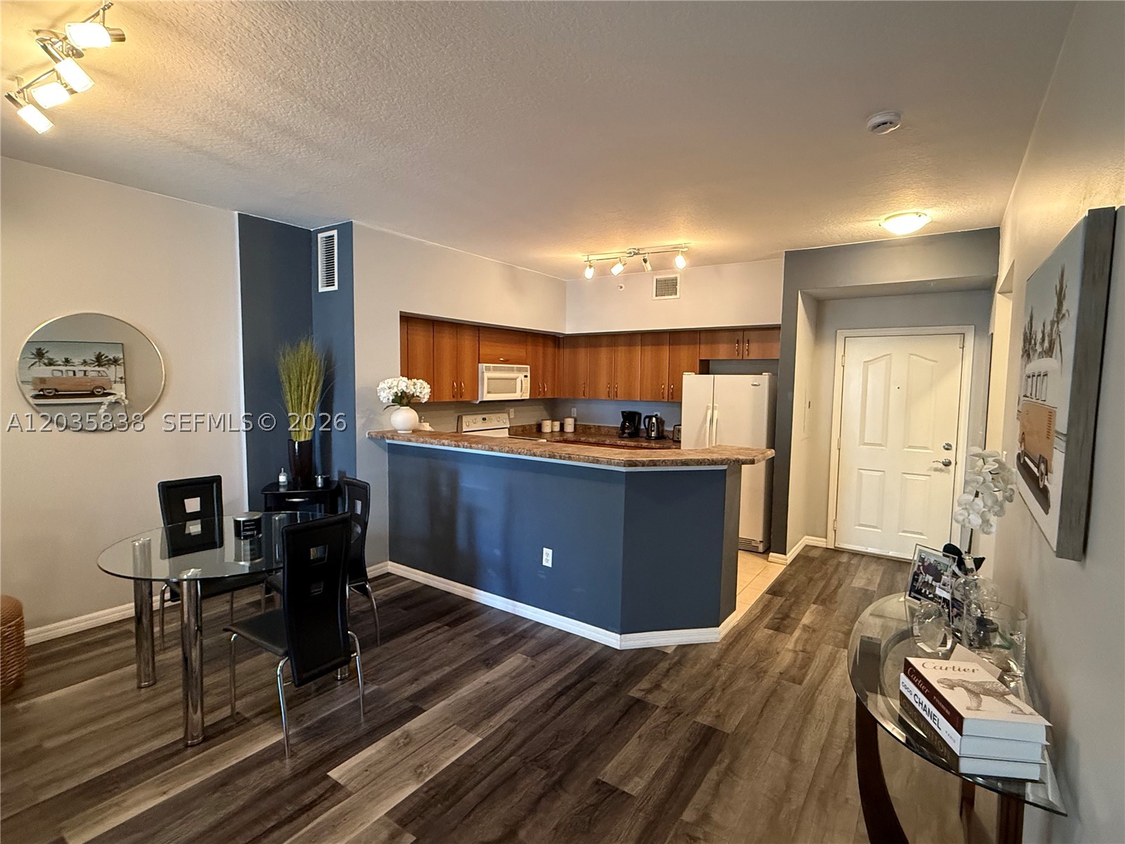 PINEAPPLE GROVE VILLAGE C - Residential Lease