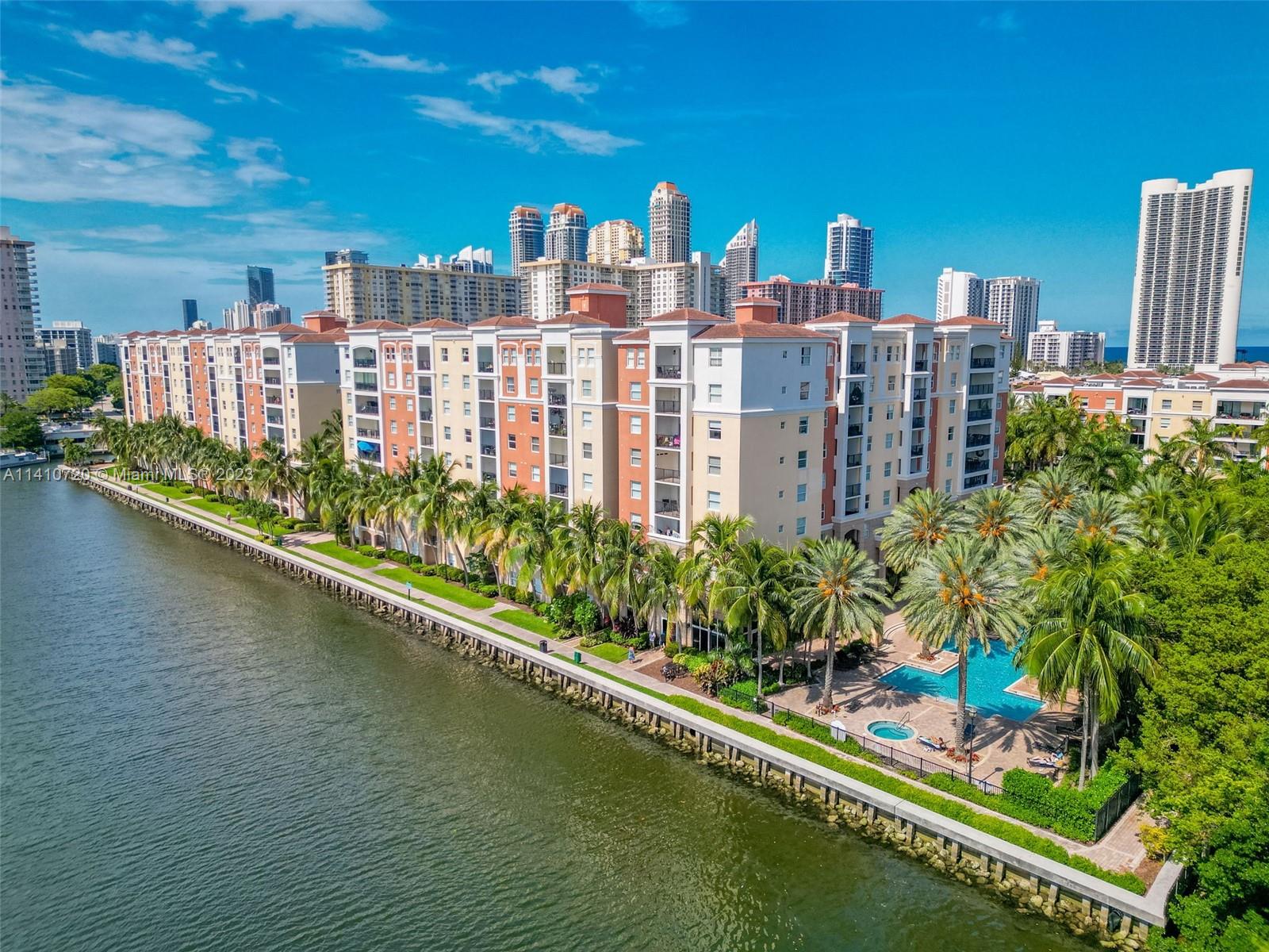 PORTO BELLAGIO CONDO - Residential
