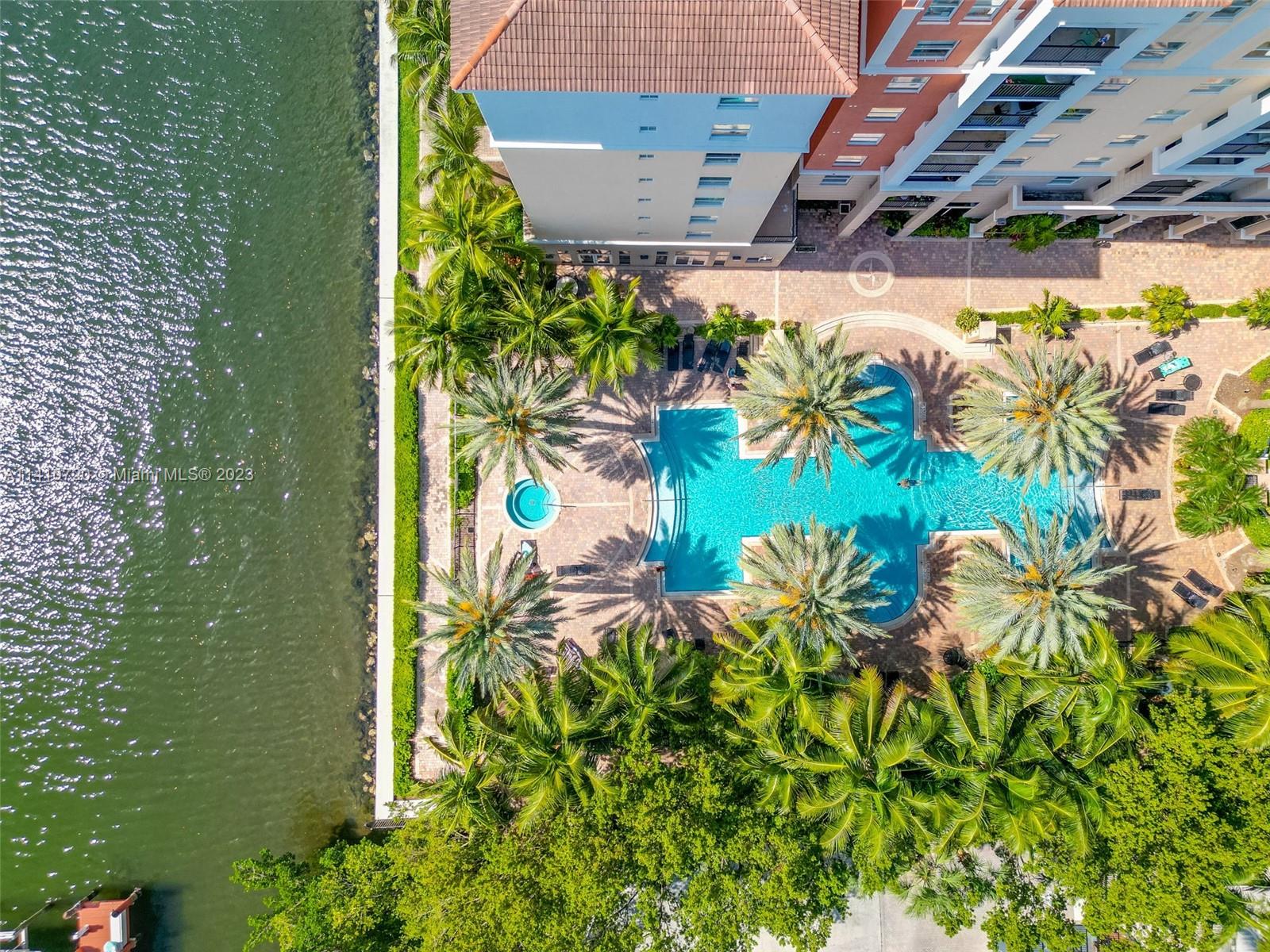 PORTO BELLAGIO CONDO - Residential