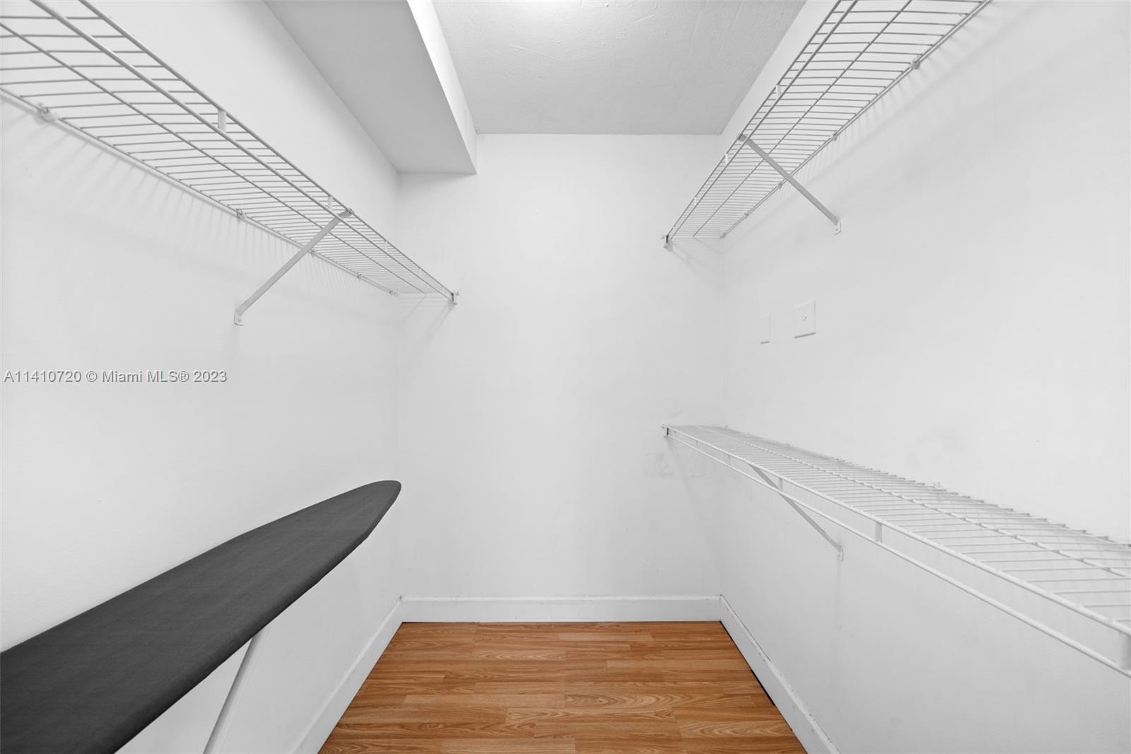 PORTO BELLAGIO CONDO - Residential