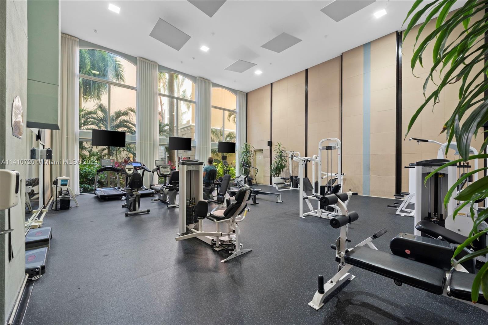 PORTO BELLAGIO CONDO - Residential